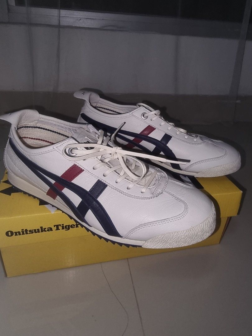 Onitsuka Tiger Mexico 66 SD unisex shoes cream peacoat . Hanya dipakai 1x ke resto mall indoor usage. Like new masi bersih jg. Harga baru ditoko 3