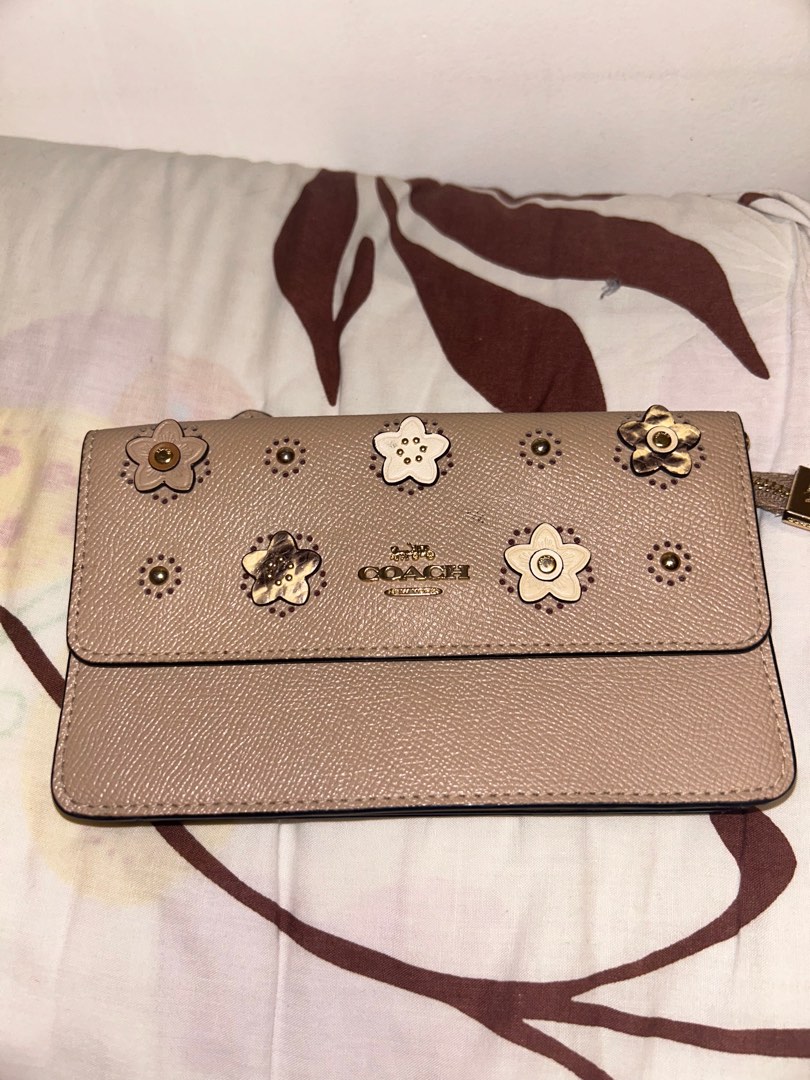 Coach klare crossbody on sale with daisy applique