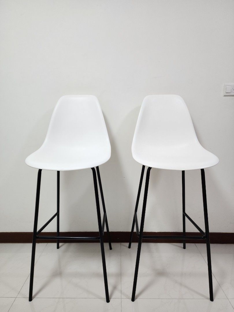 Pair of white bar stools deals