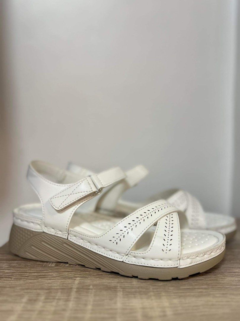 Parisian Comfy White Sandals Yoni