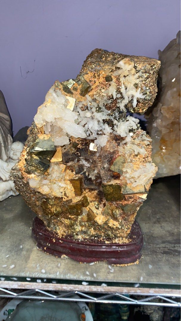 Gold crystal stone hotsell