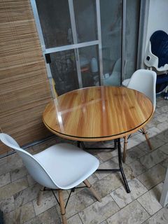 Sacrifice Sale Dining table with tempered glass round table