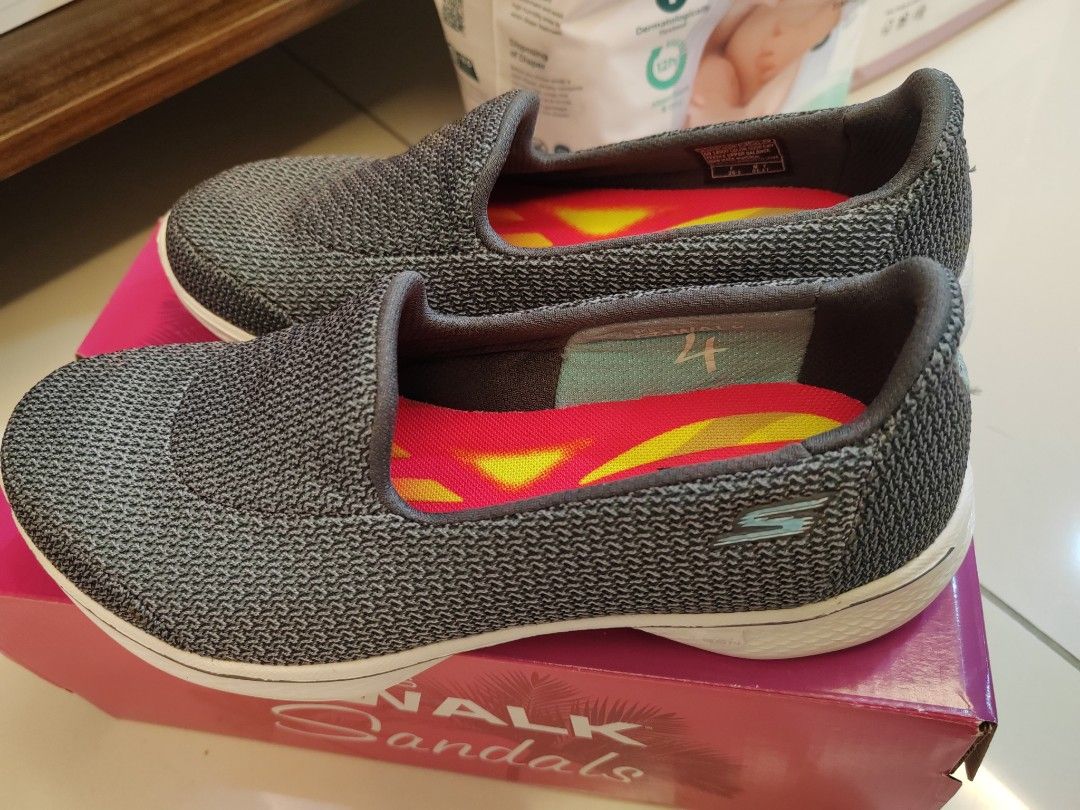 Skechers womens hotsell goga max