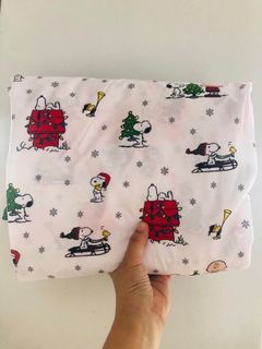 Snoopy bedsheet set with 2 punda fits queen to king size full garter