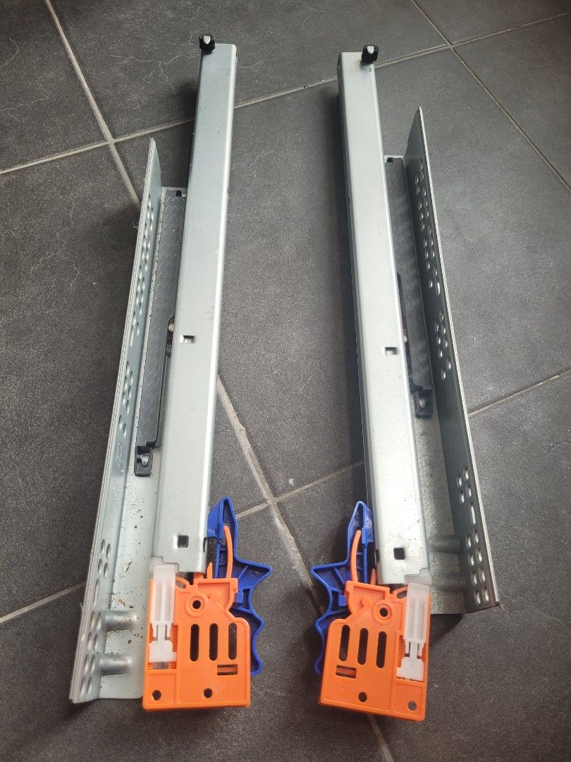 Soft close pullout brackets (Category: Home Improvement Tools & Accessories) located in Petaling Jaya. Submitted by lotus171 (Listing ID 1272463782, Image 1). Description: 3 pairs of 450mm sell at rm12 per pair 2 pairs of 600mm sell at rm15 per pair.