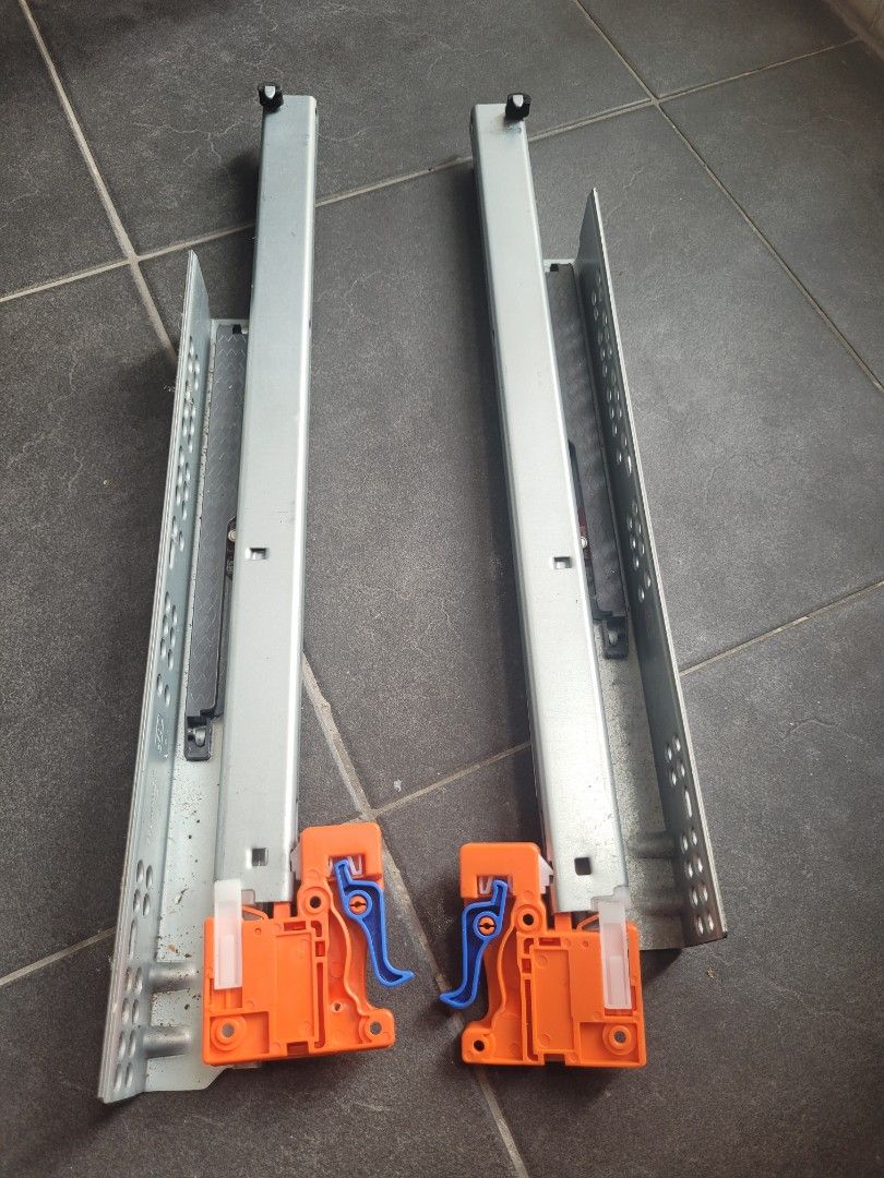 Soft close pullout brackets (Category: Home Improvement Tools & Accessories) located in Petaling Jaya. Submitted by lotus171 (Listing ID 1272463782, Image 2). Description: 3 pairs of 450mm sell at rm12 per pair 2 pairs of 600mm sell at rm15 per pair.