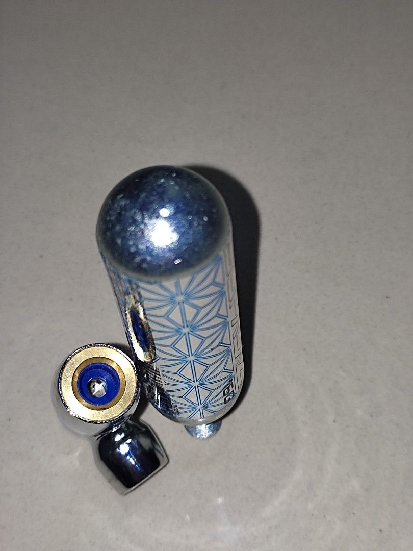 Supacaz QuikFix CO2 Inflator + 16g CO2 Cartridge, Sports Equipment