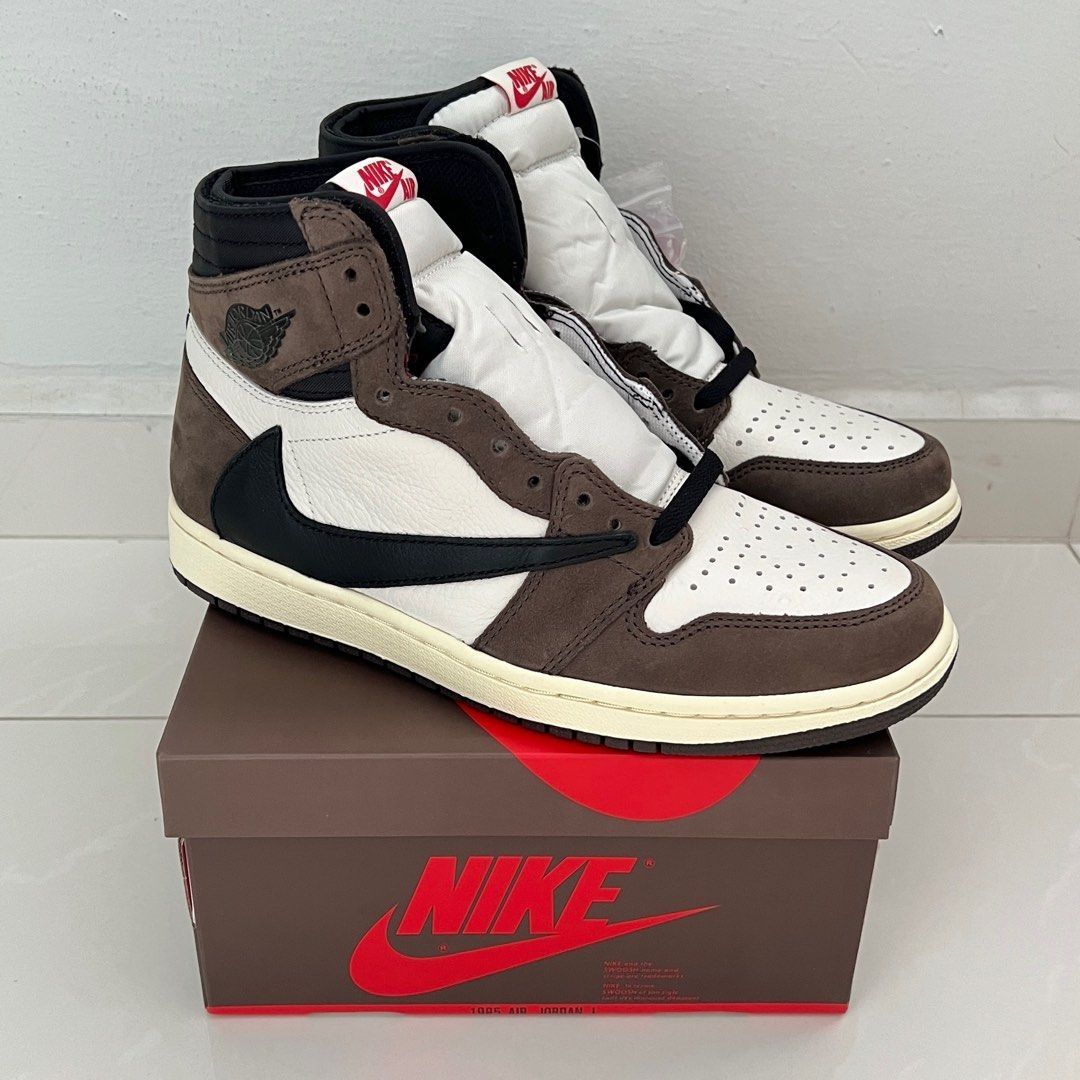 Travis Scott x Nike Air Jordan 1 Retro High Dark Mocha Hobbies