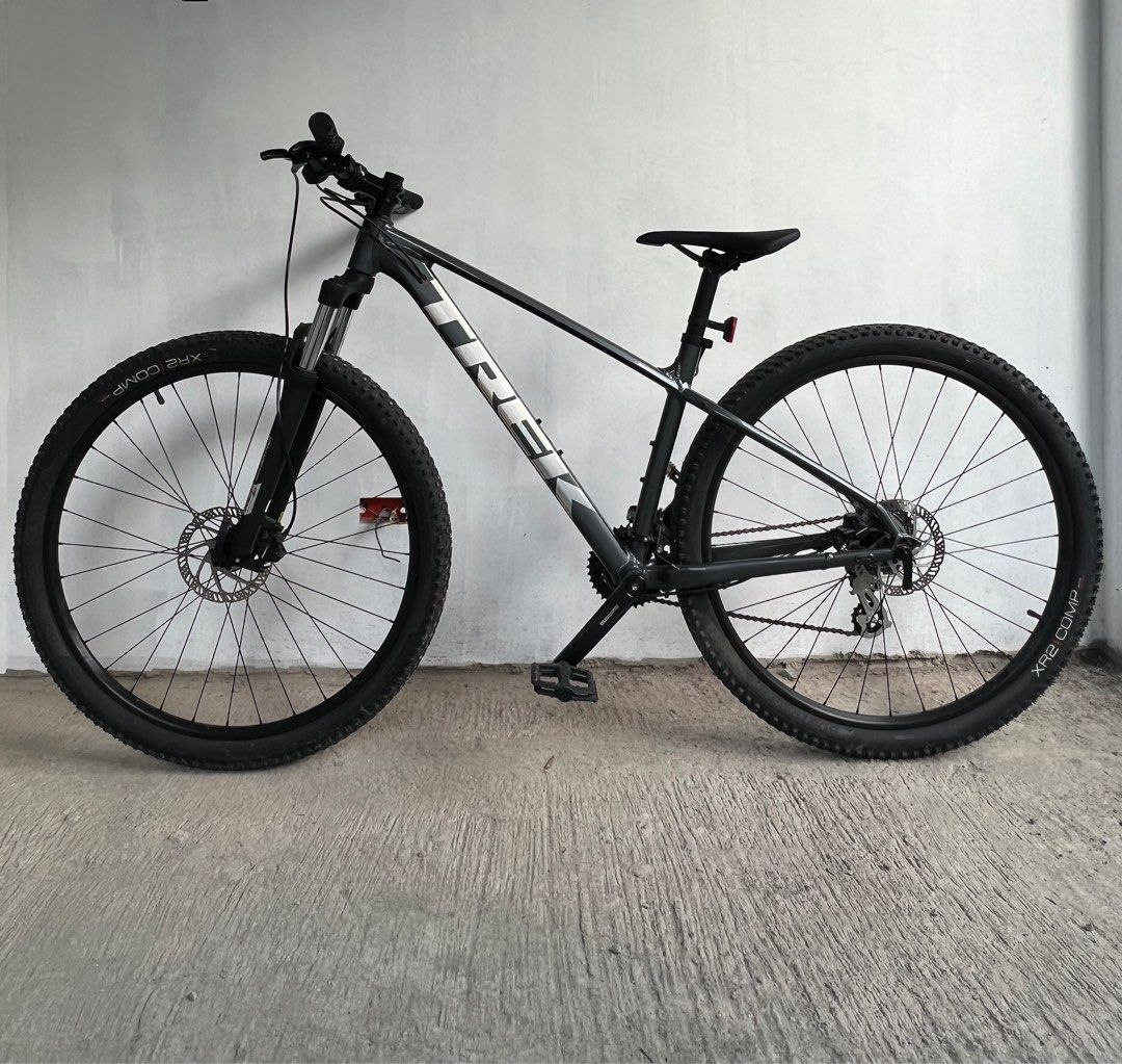 Trek marlin hotsell 5 negra