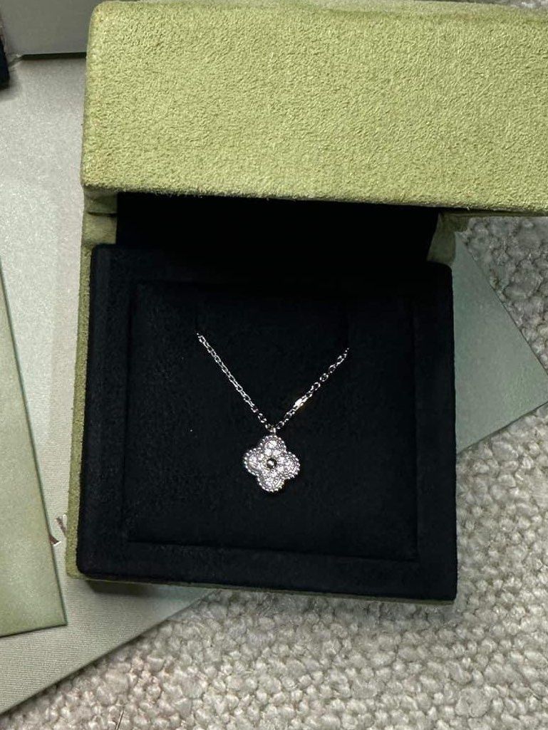 Clover Diamond Necklace | Dunkin's Diamonds