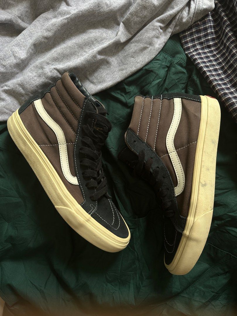 Vans WTAPS (Category: Sneakers) located in Manila. Submitted by gelomannn (Listing ID 1272466712, Image 1). Description: Vans x WTAPS SK8HI Navy Blue Size 9 on tag fits 9.5 Php 1600 Can send detailed pics upon request. Salamat! ✌🏽 .