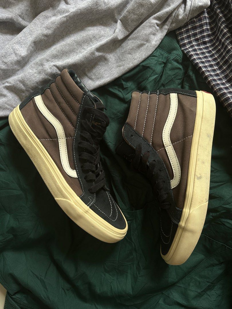 Vans WTAPS (Category: Sneakers) located in Manila. Submitted by gelomannn (Listing ID 1272466712, Image 3). Description: Vans x WTAPS SK8HI Navy Blue Size 9 on tag fits 9.5 Php 1600 Can send detailed pics upon request. Salamat! ✌🏽 .
