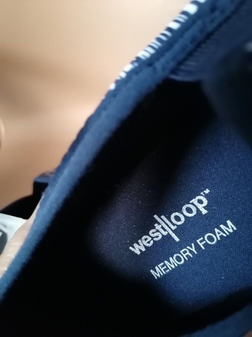 West loop memory foam, Women's Fashion, Footwear, Sneakers on Carousell