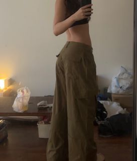 (Category: ) located in . Submitted by eeyhorwears (Listing ID 1272564034, Image 1). Description: .