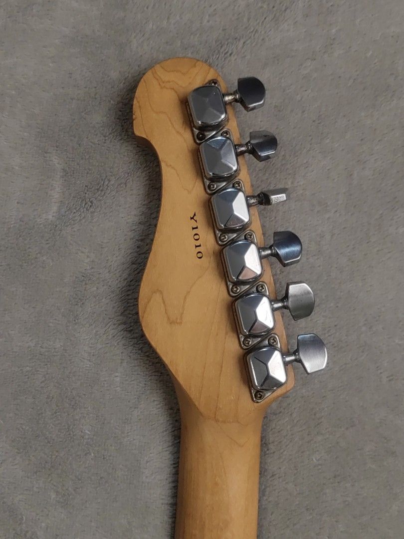 Yamaha EG 112C Electric Guitar, Hobbies & Toys, Music & Media, Musical ...
