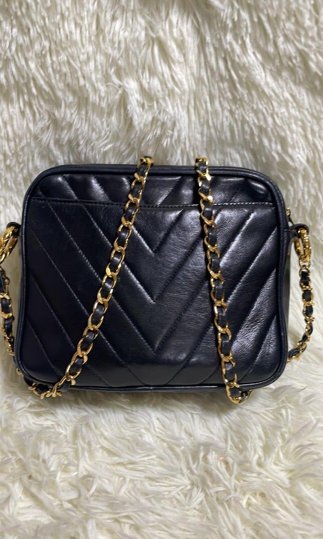 💯% Original Chanel Chevron Camera Bag (Category: Luxury Bags & Wallets) located in Manila. Submitted by mippolin (Listing ID 1269018066, Image 2). Description: 💯% Original Chanel Chevron Camera Bag from Japan money back guarantee..