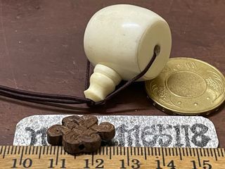 結緣價青海收購西藏老料器佛頭唸珠配件，木刻吉祥結配件共2個～m30