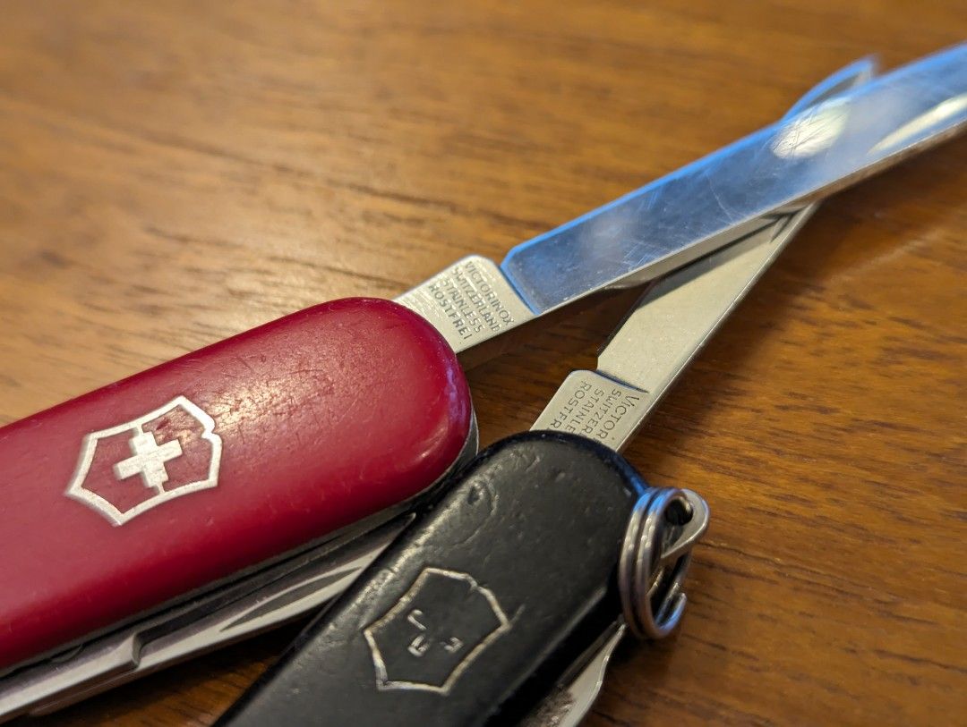2pcs Victorinox Ambassador Escort Swiss Army Knife Sports