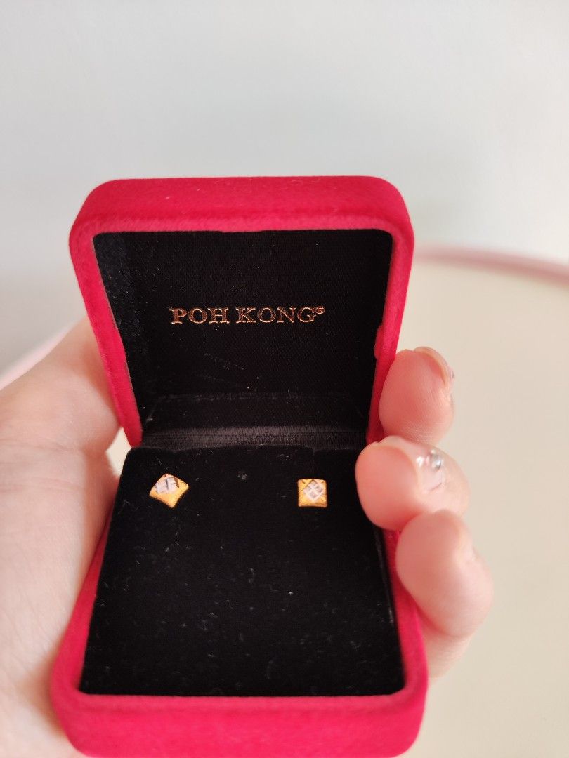 Poh kong shop ear piercing price