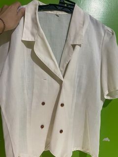 杏白色短袖襯衫