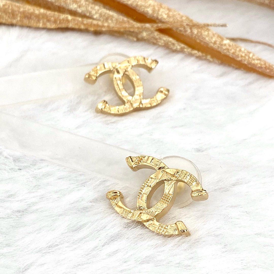 Authentic Chanel Gold CC Logo Iconic Earring