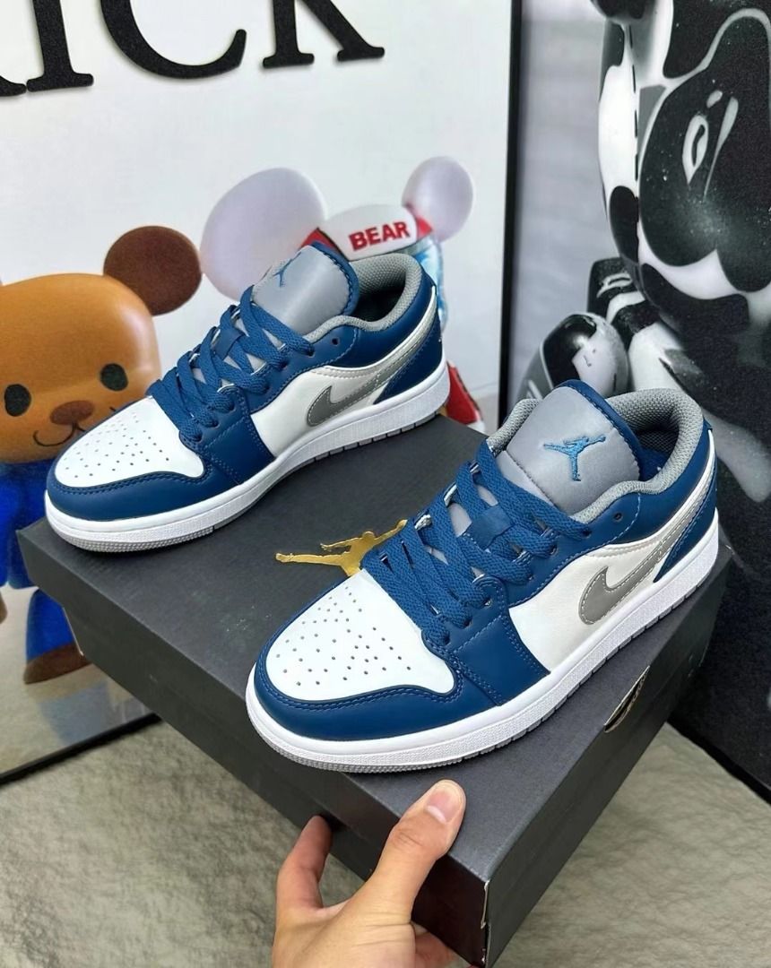 jordans size 5 blue