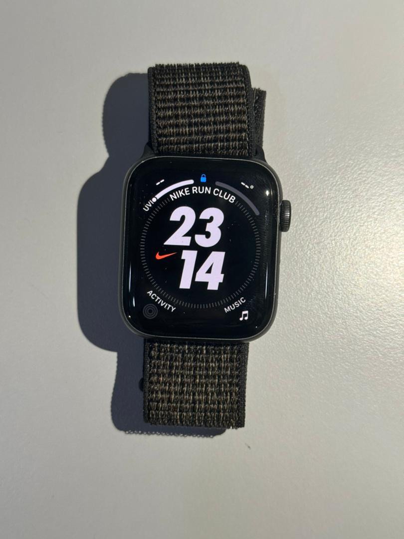Apple watch series 5 nike run club on sale
