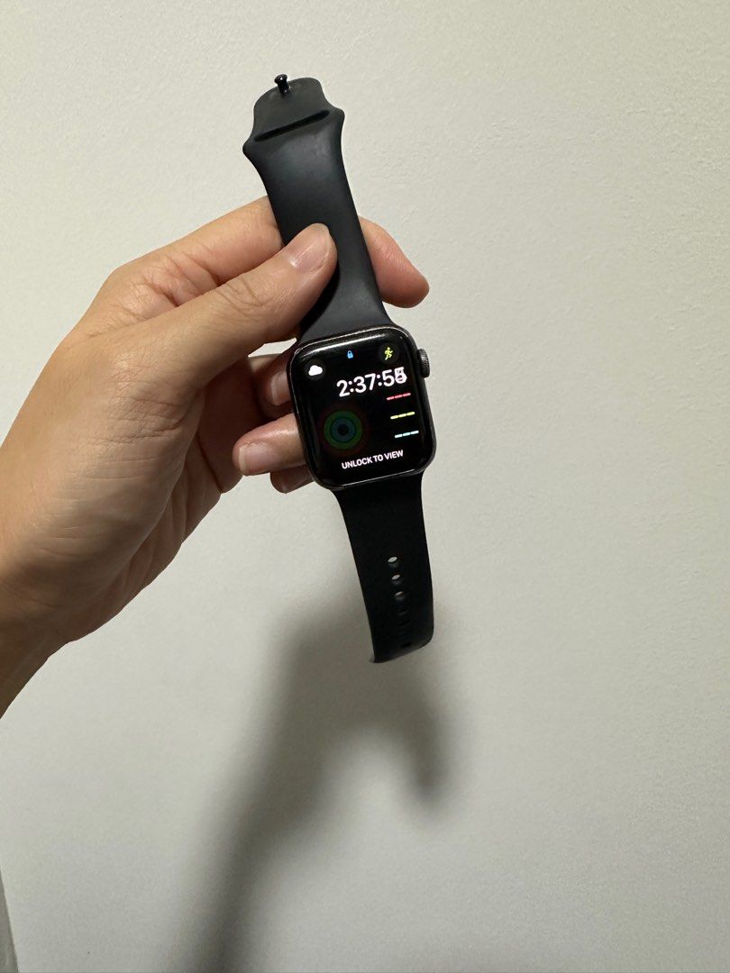 Apple Watch Series 5 Black 40mm GPS WR 50m Mobile Phones