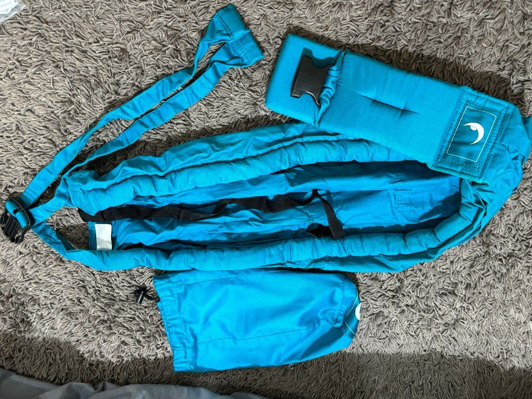 Baba Slings baby sling carrier (Category: Carriers & Slings) located in Rizal. Submitted by docdeclutter (Listing ID 1268888580, Image 2). Description: Negotiable.