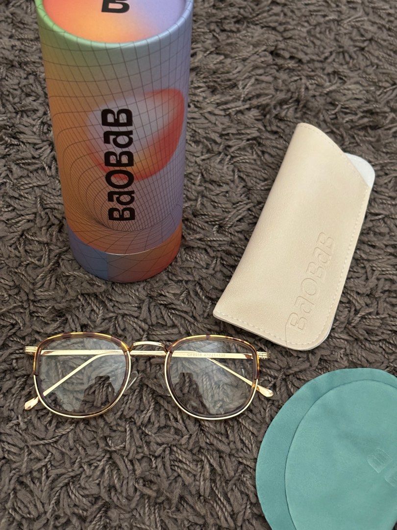 Baobab Garrett frame (Category: Sunglasses & Eyewear) located in Rizal. Submitted by docdeclutter (Listing ID 1268887715, Image 1). Description: Baobab Garrett frame in honey tort.