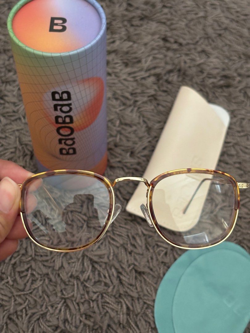 Baobab Garrett frame (Category: Sunglasses & Eyewear) located in Rizal. Submitted by docdeclutter (Listing ID 1268887715, Image 3). Description: Baobab Garrett frame in honey tort.
