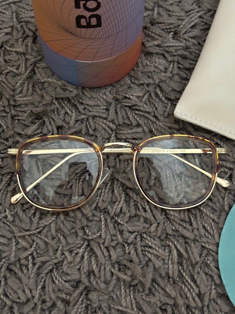 Baobab Garrett frame (Category: Sunglasses & Eyewear) located in Rizal. Submitted by docdeclutter (Listing ID 1268887715, Image 2). Description: Baobab Garrett frame in honey tort.