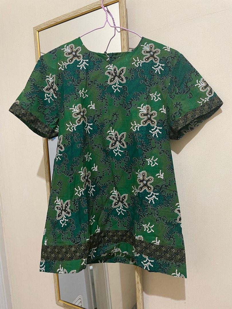 Batik Solo Blouse Warna Hijau, Fesyen Wanita, Pakaian Wanita, Atasan di