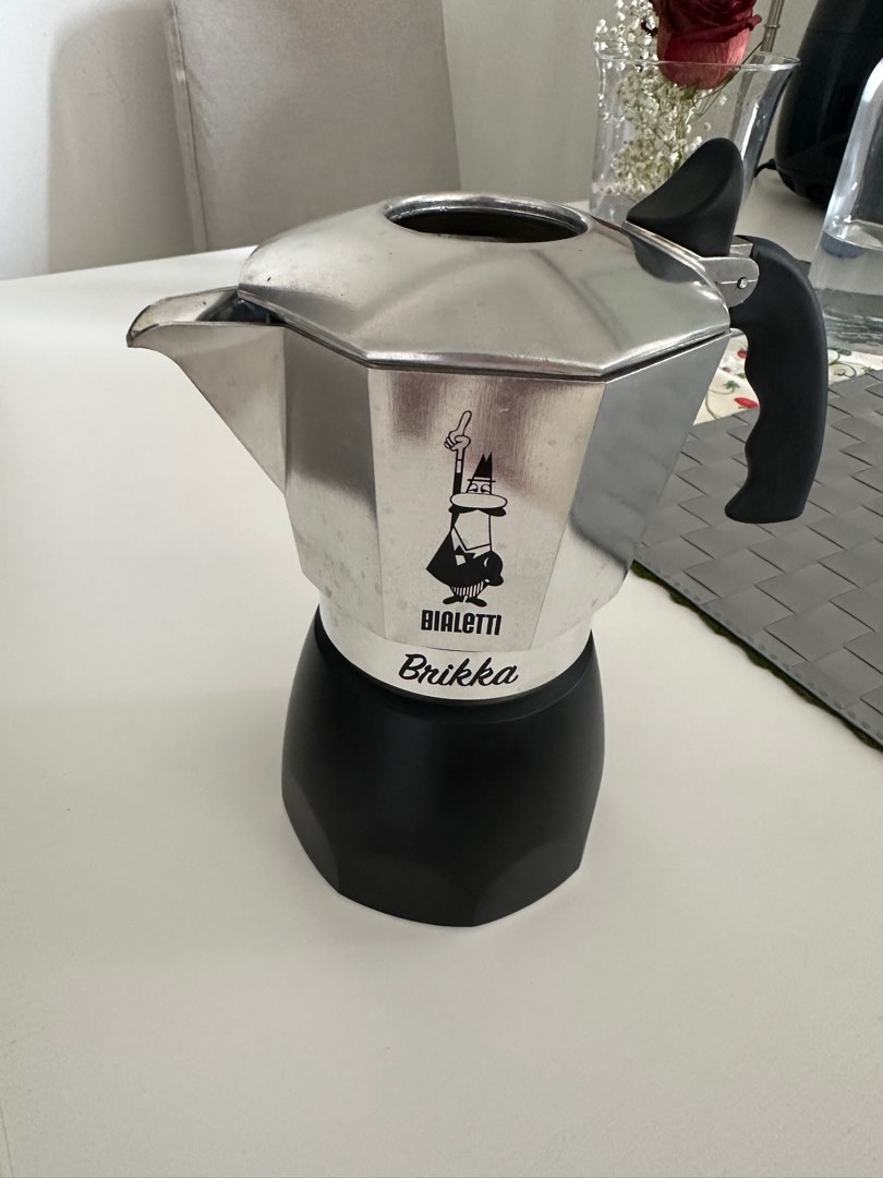 Bialetti Brikka coffee maker (4 cups), TV & Home Appliances, Kitchen