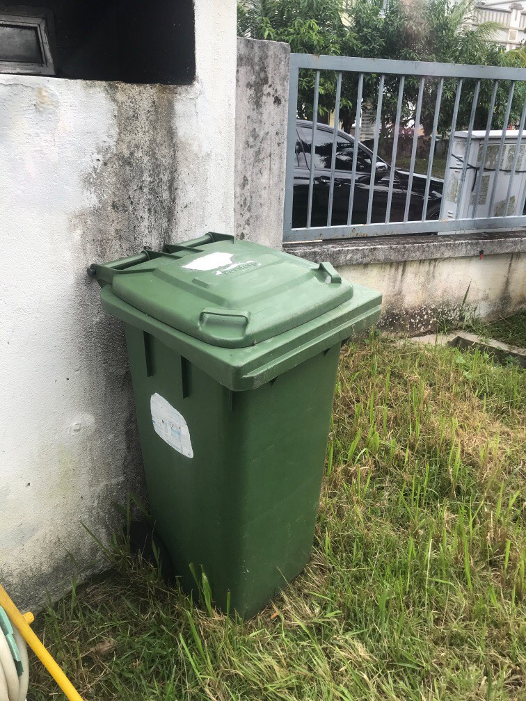 Big deals rubbish bin