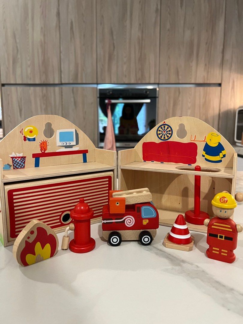 BigJigs mini wooden fire station Playset, Hobbies & Toys, Toys & Games ...
