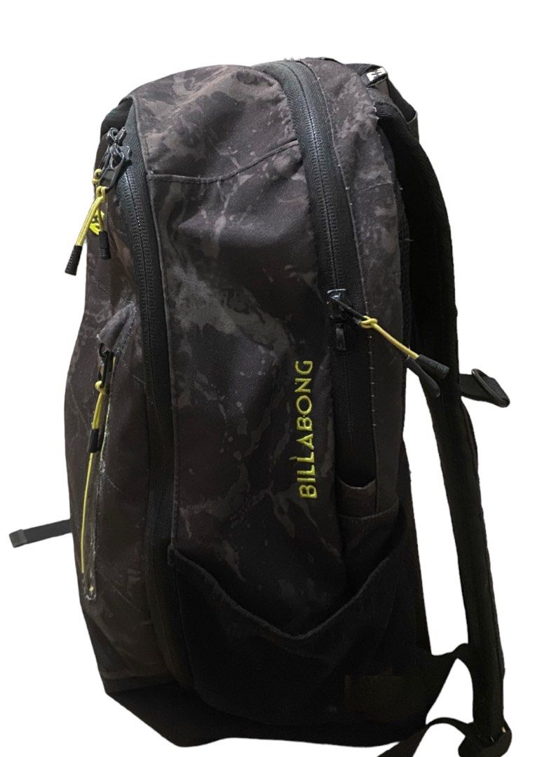 Billabong backpack (Category: Backpacks) located in Muntinlupa City. Submitted by damascus1 (Listing ID 1268918561, Image 1). Description: Kita naman sa picture ang issue Muntinlupa area.