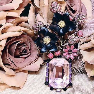 "BLACKpink IN YOUR AREA" Glamourous Garden Barbie Pink Black Flowers Bouquet Brooch French Decoration
