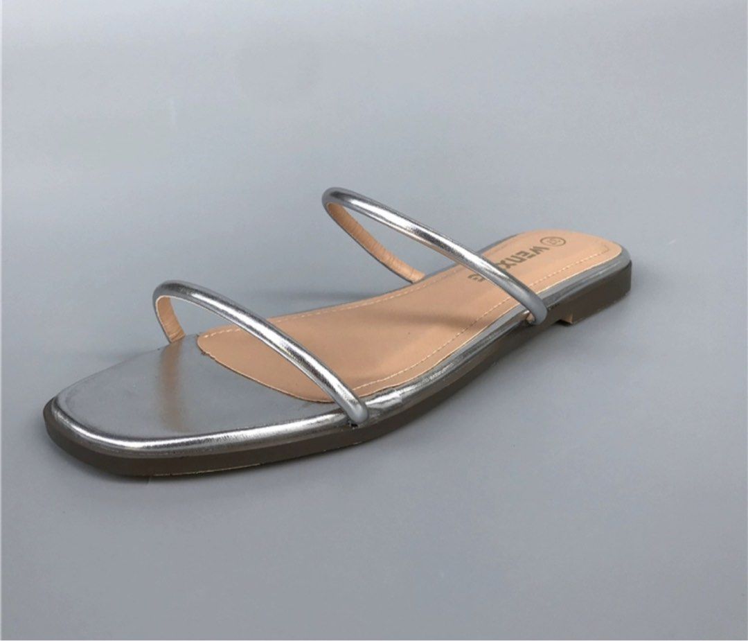Cheap silver flip best sale flops