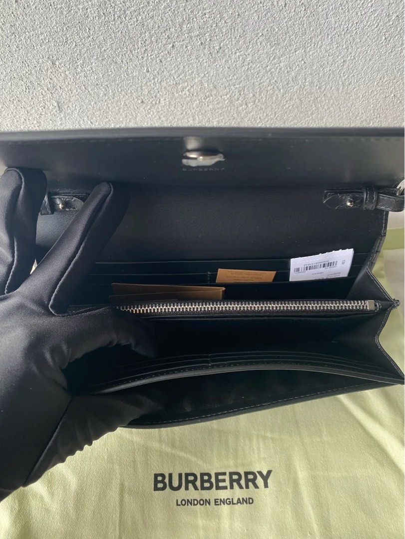 BURBERRY HENLEY WOC CROSSBODY IN BLACK WITH STRAP Luxury Bags Wallets on Carousell