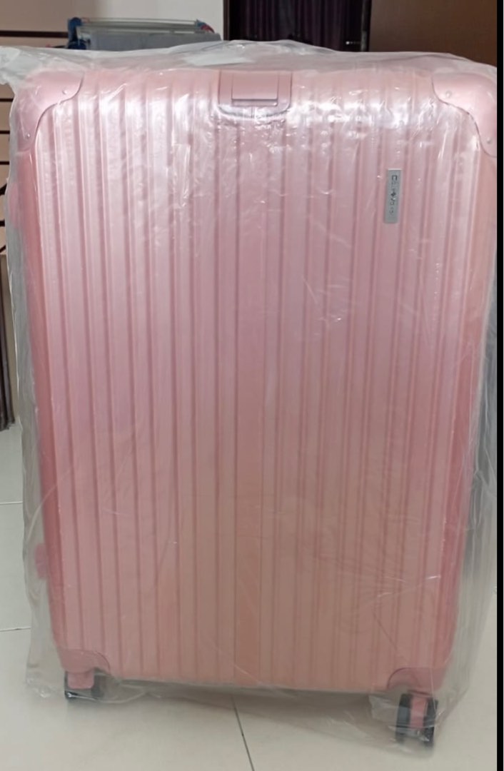 case valker luggage 28 inch, Hobbies & Toys, Travel, Luggage on Carousell