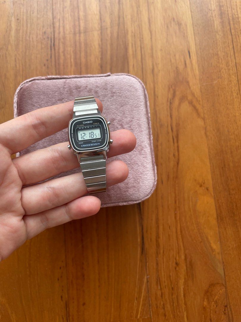 Casio smartwatch hotsell women's