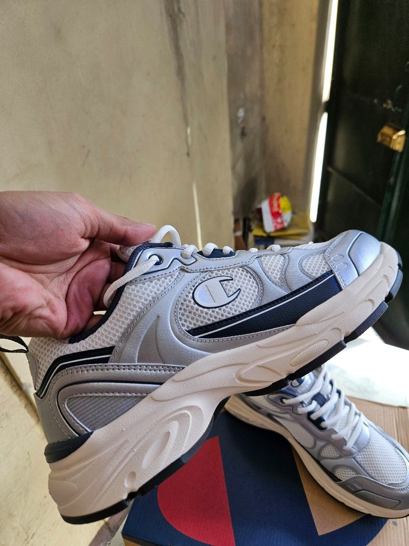Classic champion shoes top