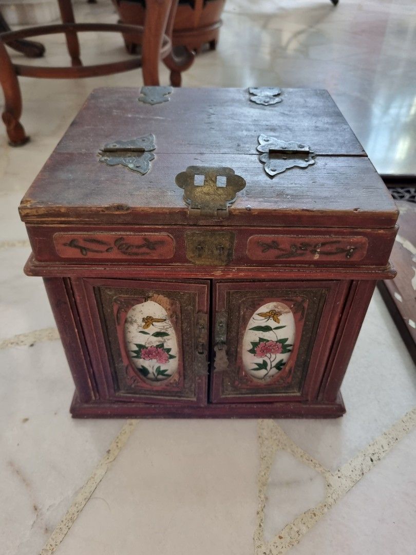 Chinese discount jewelry cabinet