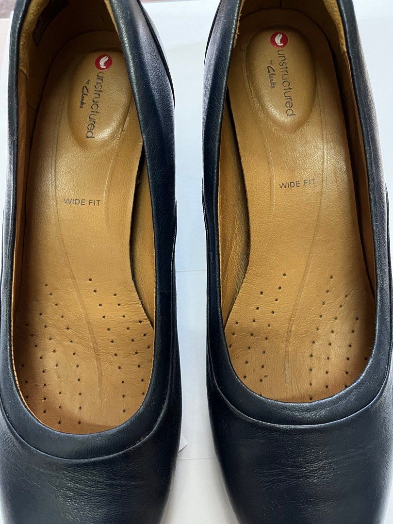 Clarks ladies wide fit deals shoes sale