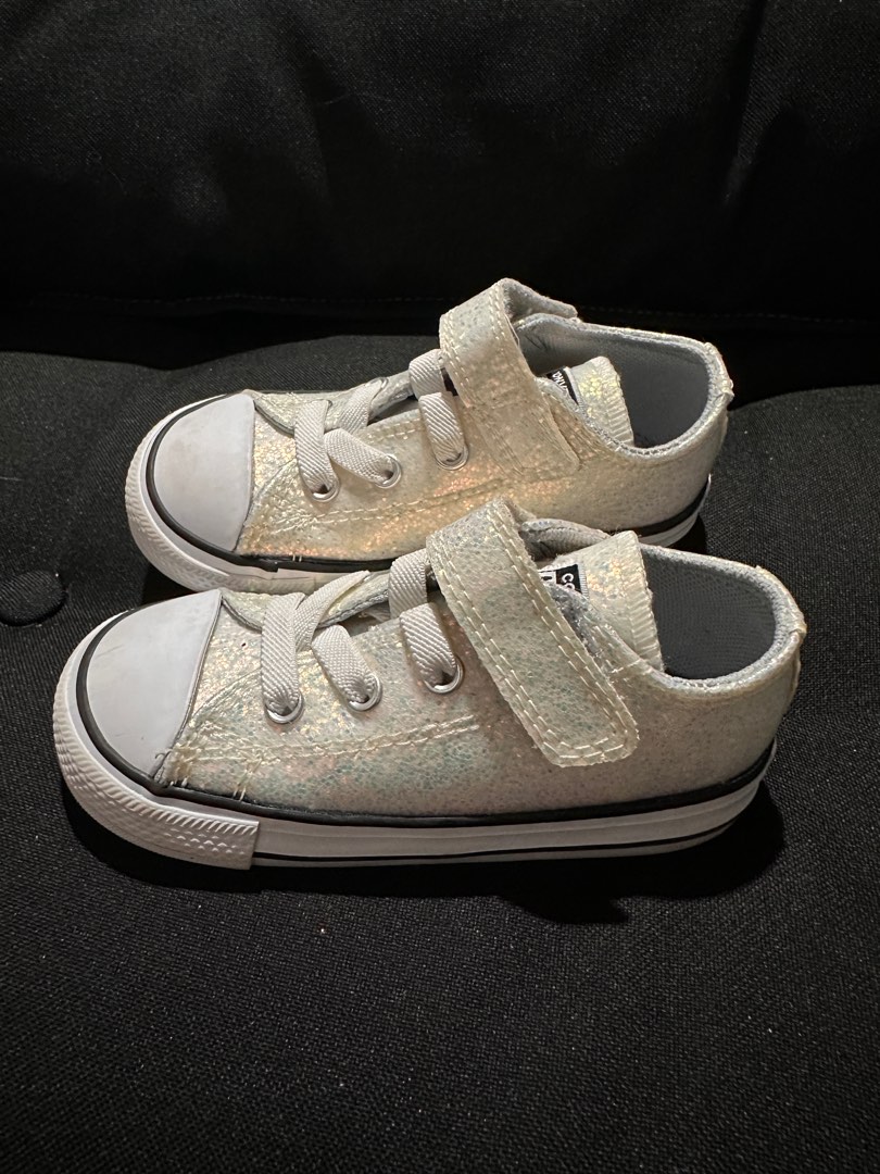 Converse Baby Shoes, Babies & Kids, Babies & Kids Fashion on Carousell