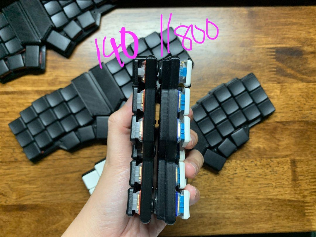 Corne Crkbd chocspaced Bluetooth wireless split keyboard nicenano