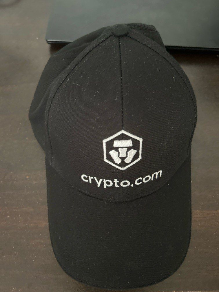 crypto.com Cap (Category: Caps & Hats) located in Singapore. Submitted by ellohe (Listing ID 1268918407, Image 1). Description: .