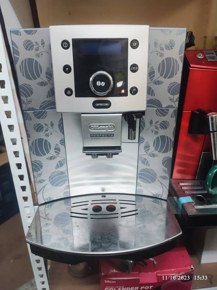 Delonghi coffee machineESAM5500, TV & Home Appliances, Kitchen