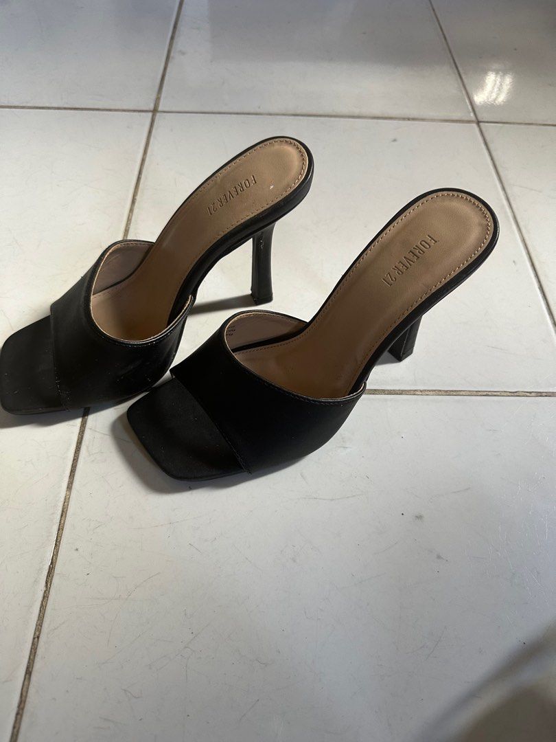 Forever 21 kitten heels top